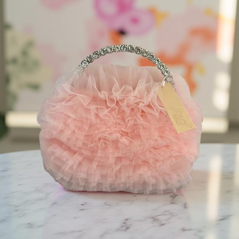NWT  Badgley Mischka Jewel light Pink and Silver Ruffled Clutch, trendy
